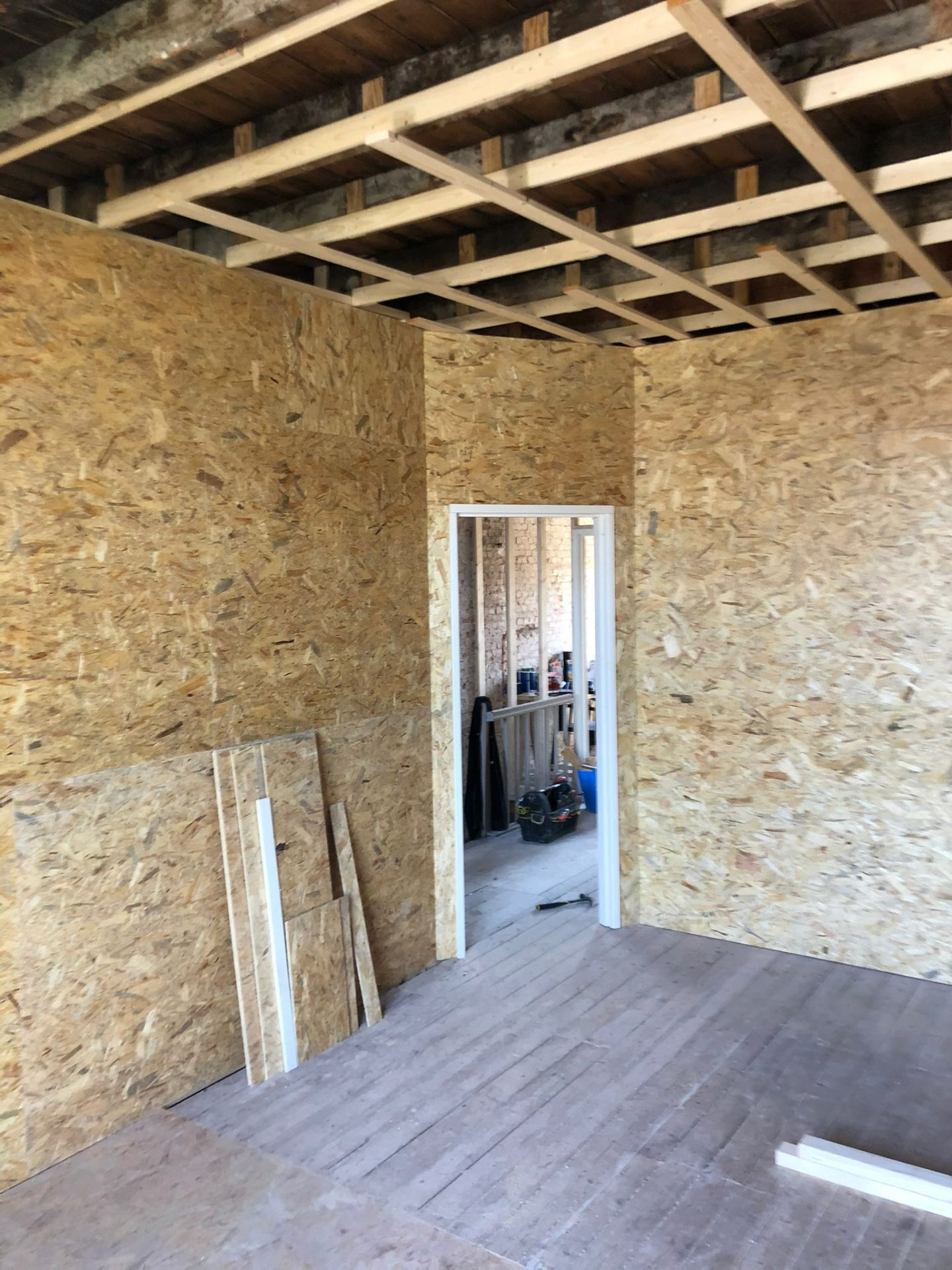 OSB-wanden en plafondframe ruwbouw